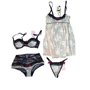 NWT Lucy B “Tabby” in Black & Champagne/Cream Lace G-String